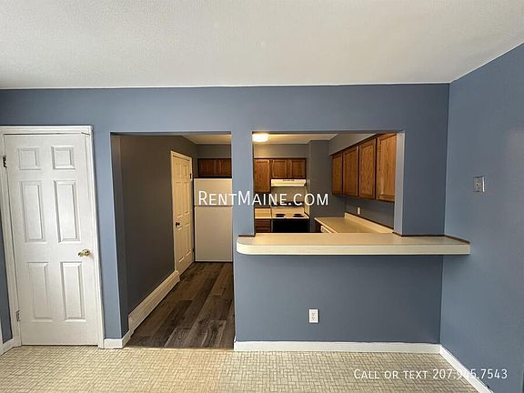 3rd image of 114 Main Rd S APT E