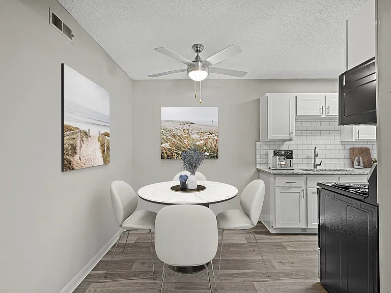 Summit Village Apartments — Photo 9