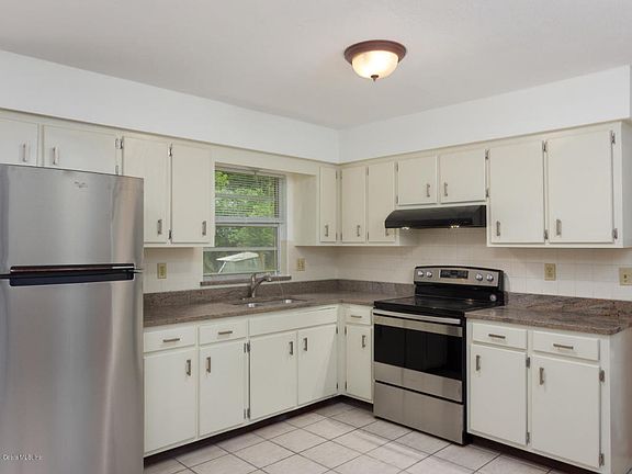 5th image of 6690 NW 61st St
