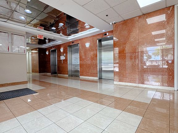 5th image of 210 Avenue Jose Riv