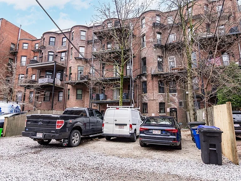209 W Newton St #3 — Photo 26