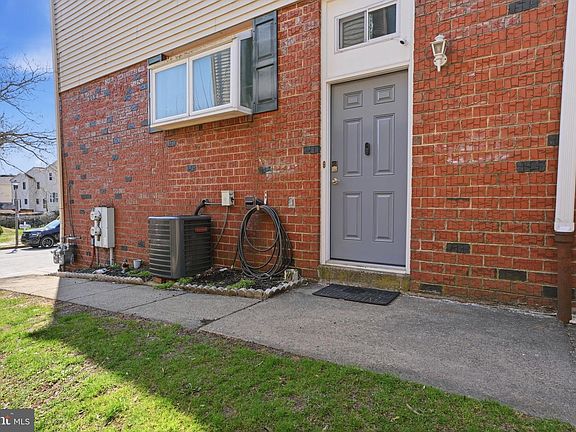 3rd image of 9330 Neil Rd #A