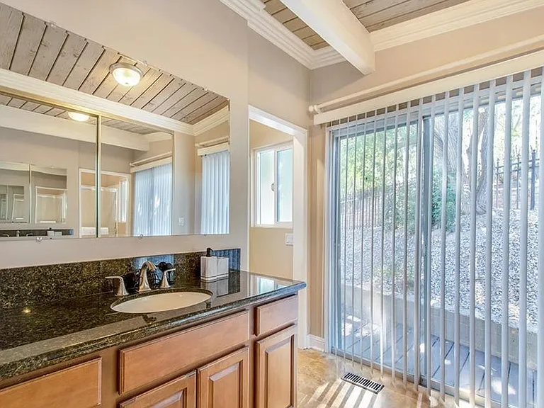 5102 Medina Rd — Photo 12
