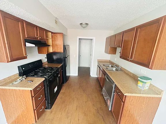 3rd image of 1772 Howe Ln