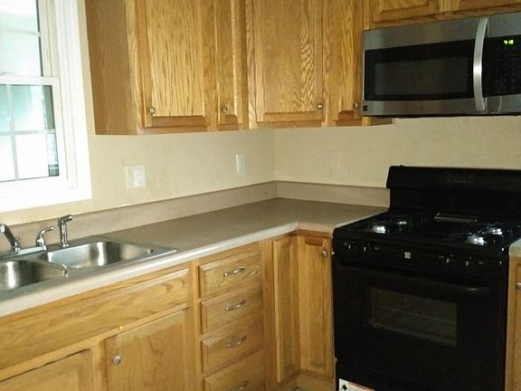 2nd image of 6067 Cooper St