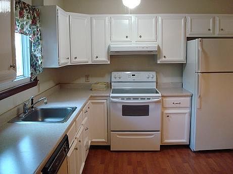 Eat in kitchen
