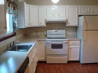60 Raymonds Dr, Fairfield, CT 06824