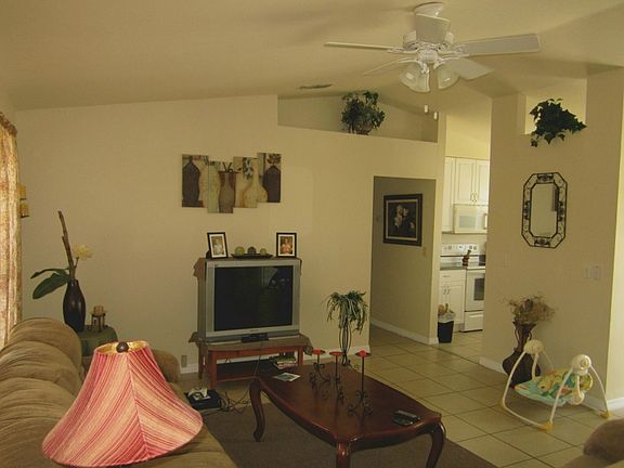 4th image of 1828 Kismet Pkwy E