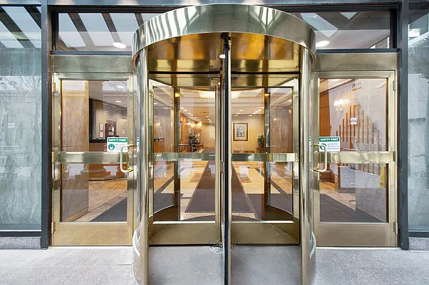 Sold by R New York | media 14