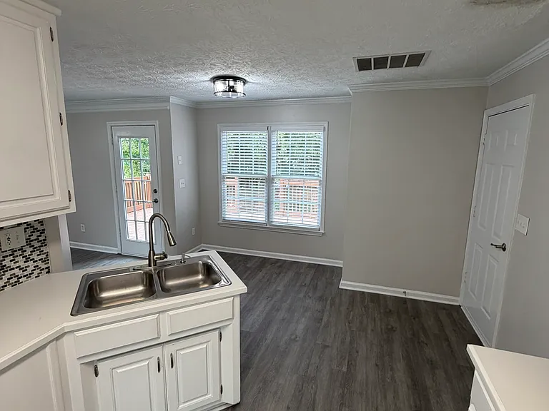 3929 Riverstone Dr — Photo 13