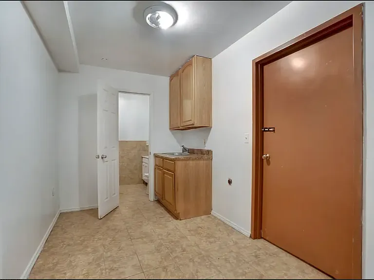 114 N 7th St #1L — Photo 4