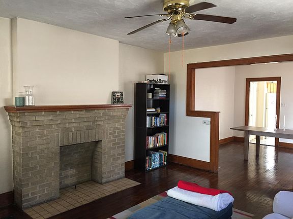 3rd image of 43 E Lakeview Ave