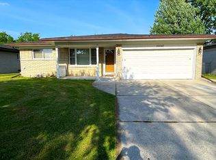 35540 Dunston Dr, Sterling Heights, MI 48310