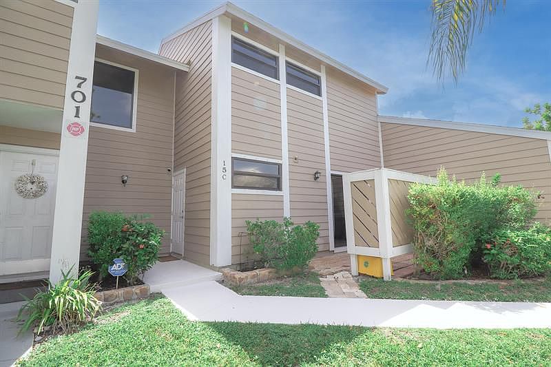 1st image of 701 Stonewood Ct APT 15C