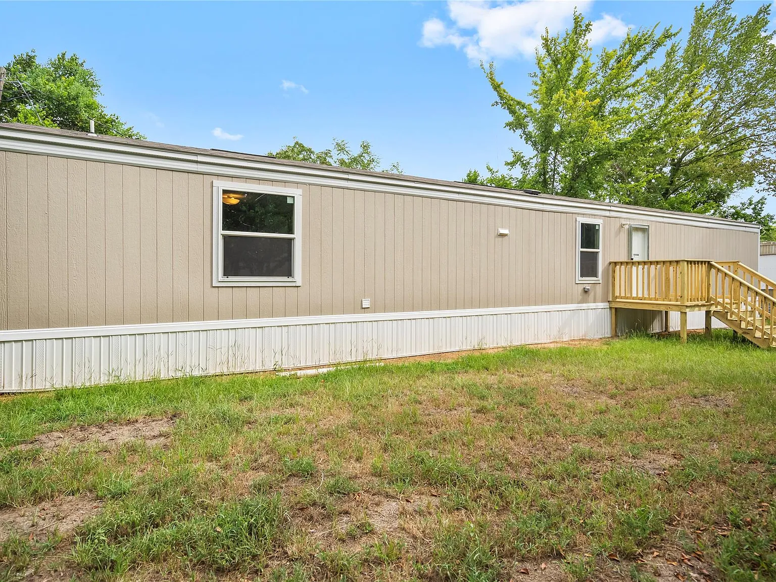 3 bed, 2.0 bath, 816 sqft, $1,250 — Photo 3