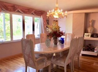 23 Mulberry Cir, Staten Island, NY 10314