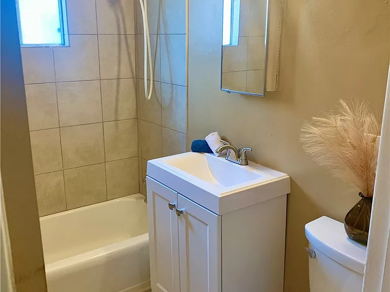 550 N Valencia Pl — Photo 10