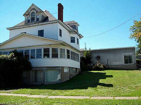 2nd image of 614 Alexander St