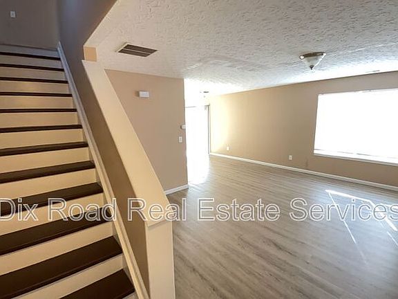 5th image of 121 Kaitlin Way