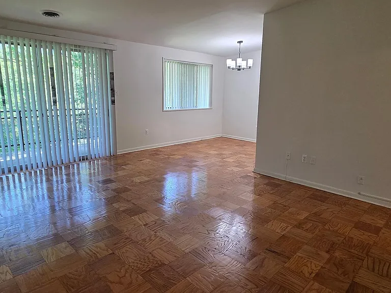 10424 Rockville Pike #402 — Photo 19