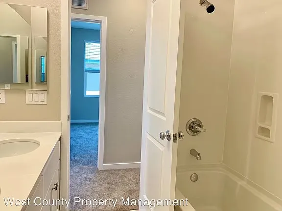 984 Brunello Dr — Photo 10