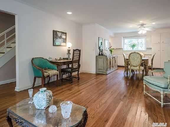 3rd image of 1301 Surrey Ln