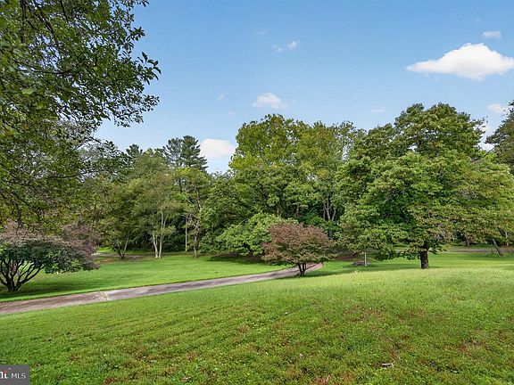 2nd image of 10024 Colvin Run Rd