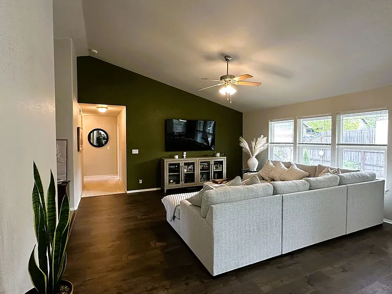 2409 SE Chinaberry Ave — Photo 9