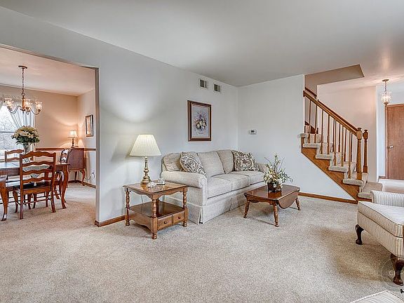 3rd image of 16943 S Plainsman Cir