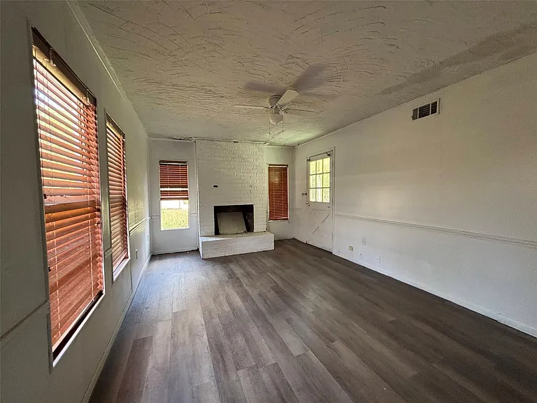 612 Winding Way St — Photo 9