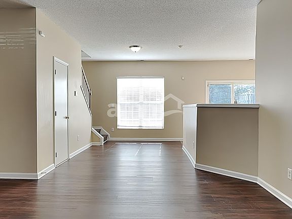5th image of 136 N Honey Springs Ave
