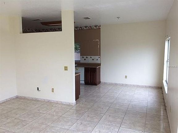 4th image of 129 Tuscany Pointe Ave