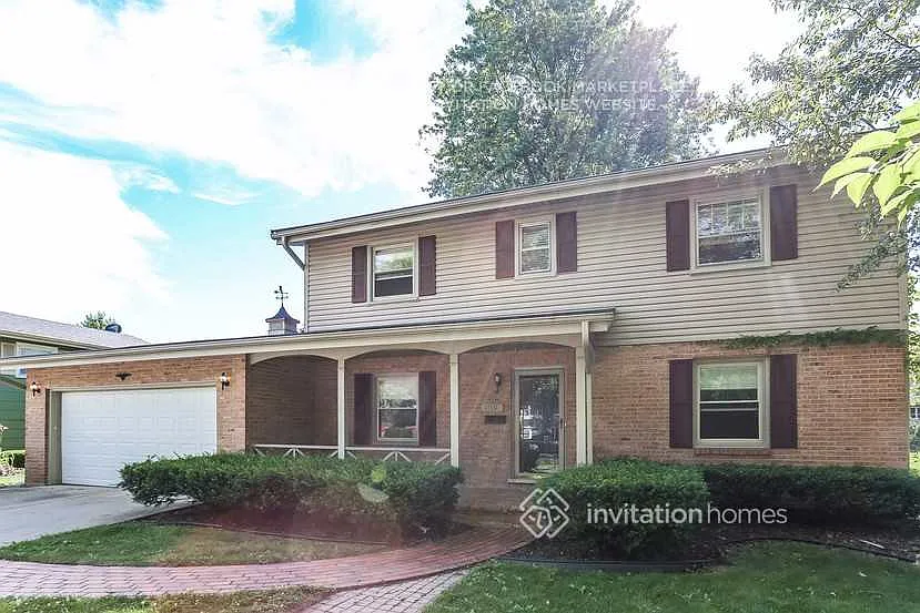 1159 Blackhawk Dr Elgin, IL 60120 — Photo 2