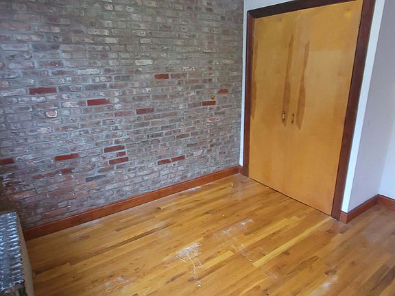 5th image of 424 E 13th St #32