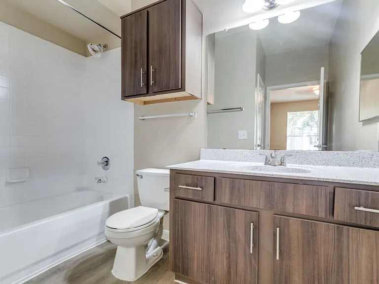 Farnham Park Apartments — Photo 9