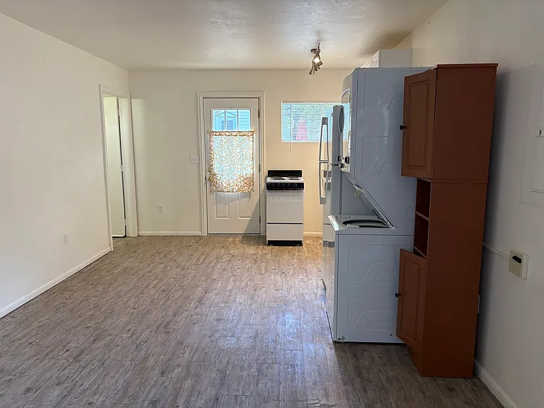 966 E 4th Ave #B — Photo 13