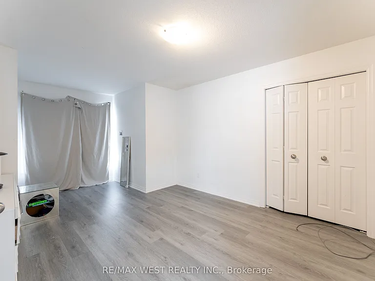 301 Freure Dr — Photo 23