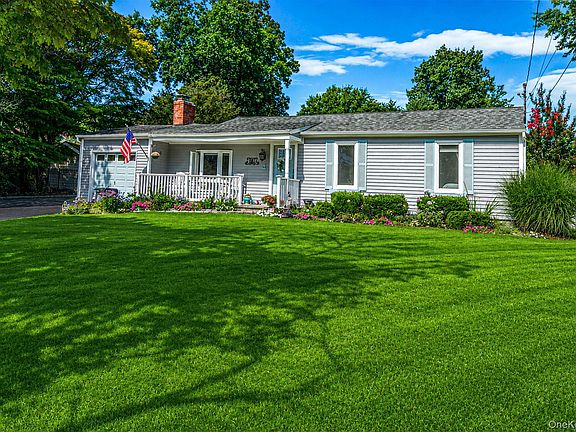 3rd image of 16 Pine Edge Drive