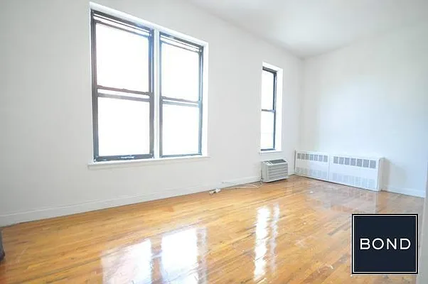 Rented by Bond New York | media 23