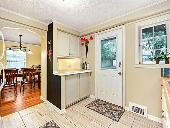 5th image of 7736 Grand Ave
