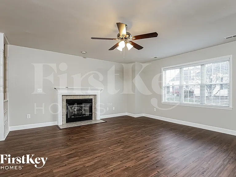 220 Sugarcane Ln — Photo 2