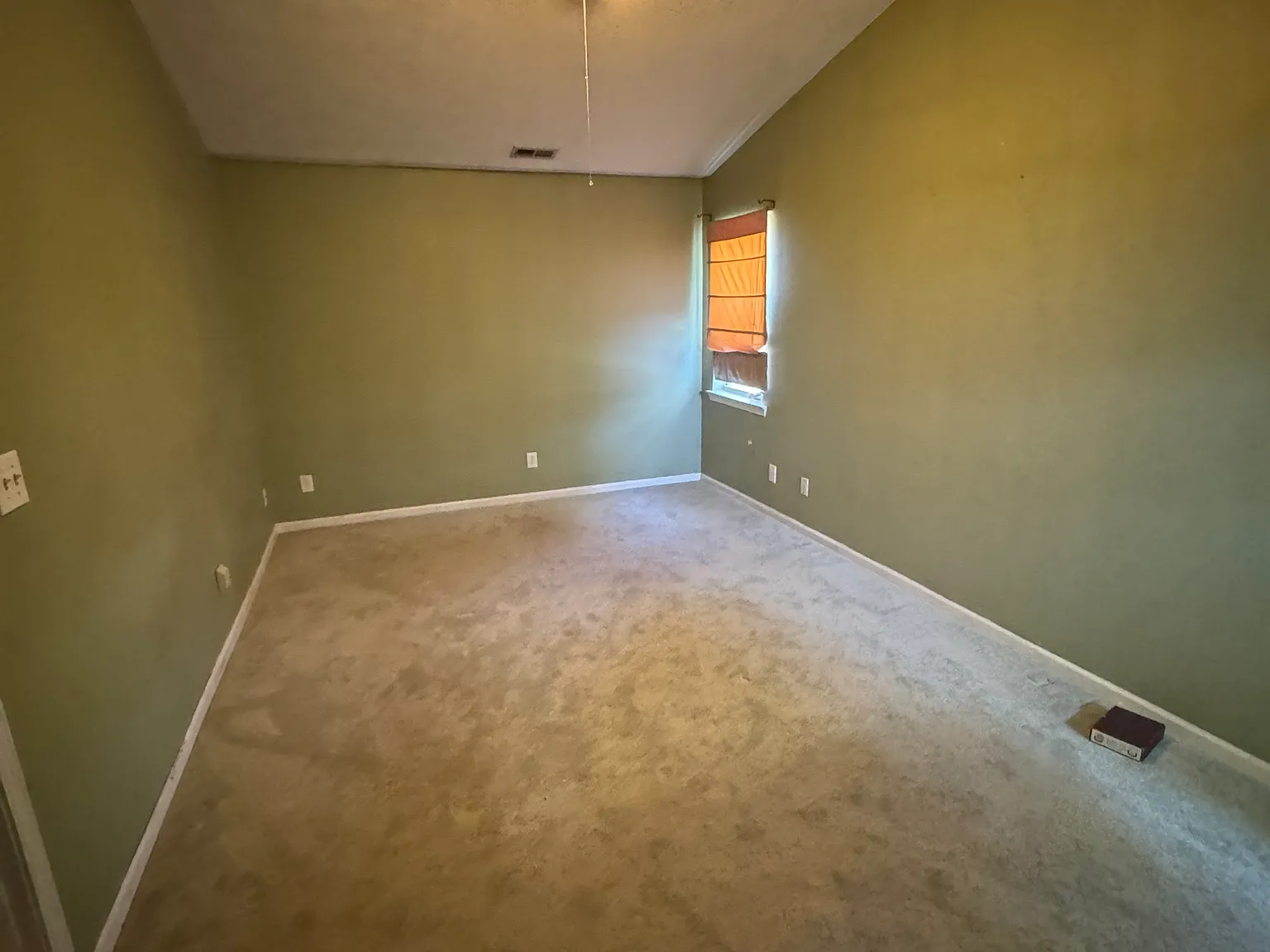 3 bed, 1406 sqft, $2,200 — Photo 2