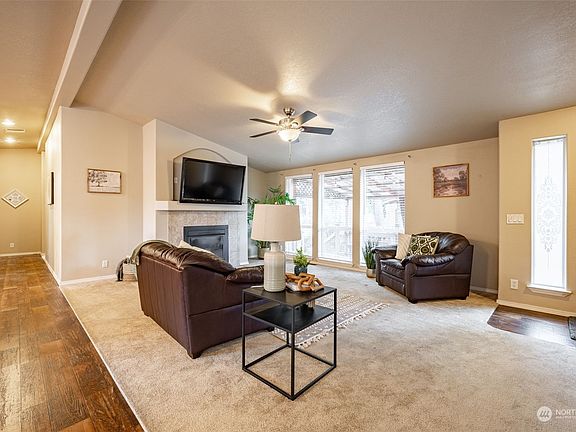 4th image of 6215 202nd Street Ct E