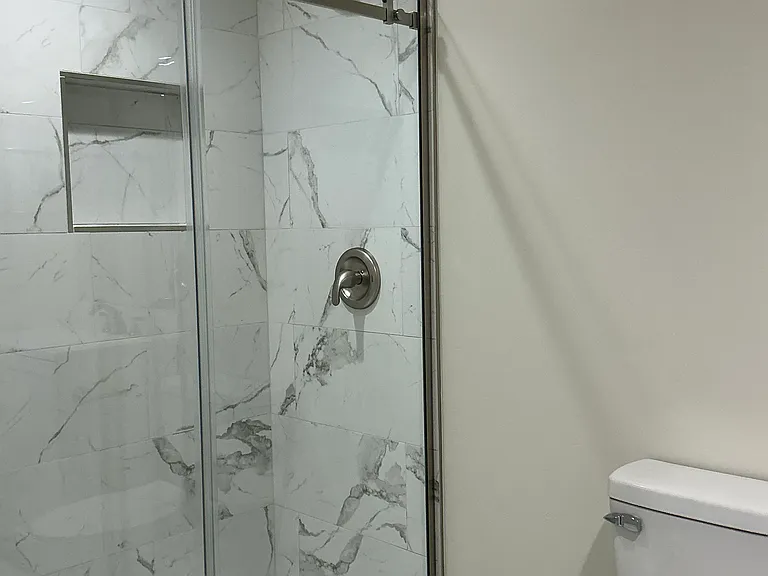 215 E Summer St #1 — Photo 4