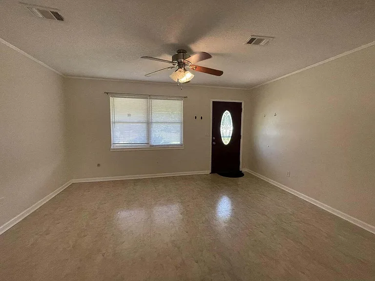 170 Sidney Ave — Photo 3