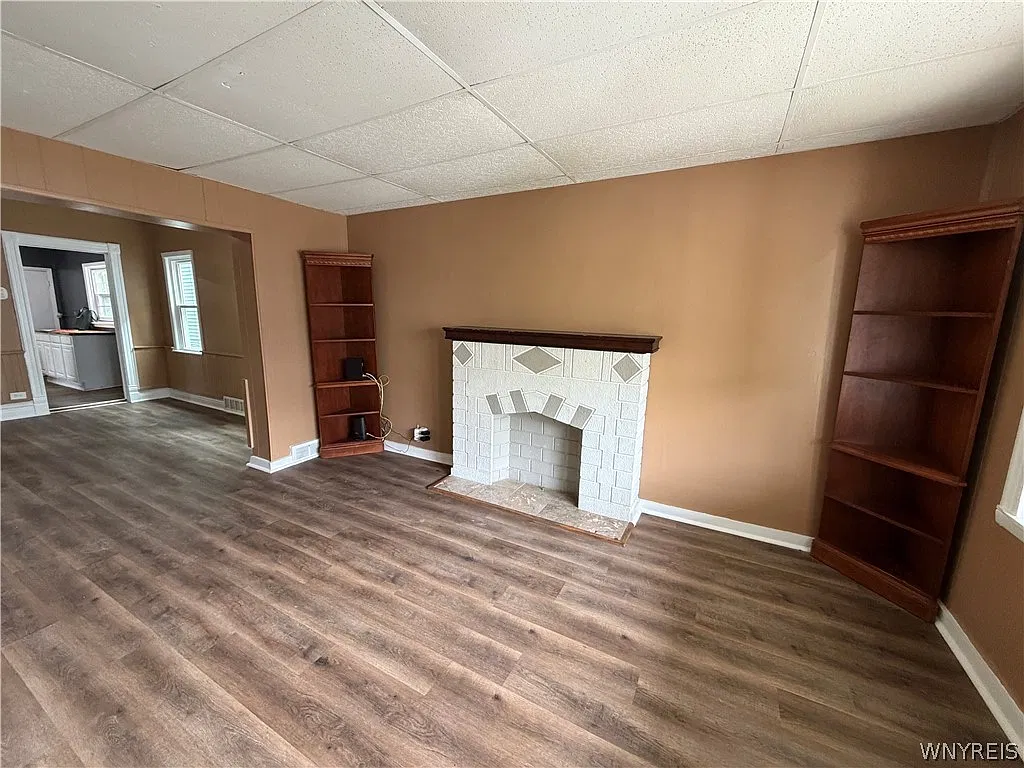 3 bed, 1.0 bath, 1298 sqft, $1,500 — Photo 2