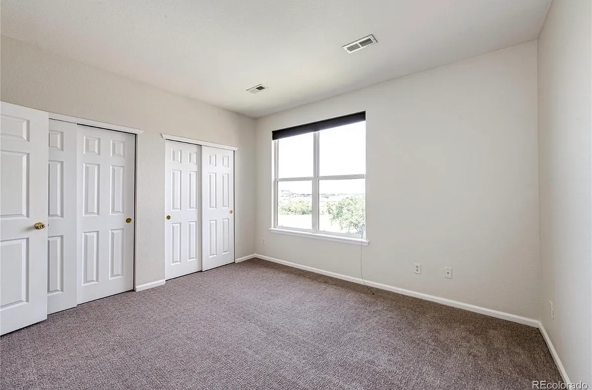 Building Photo - 14323 E 1st Dr #301