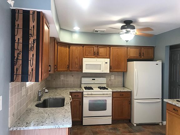 5th image of 74 Branca Ct