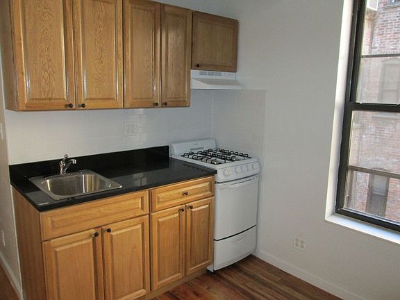 2nd image of 352 W 15th St APT 404