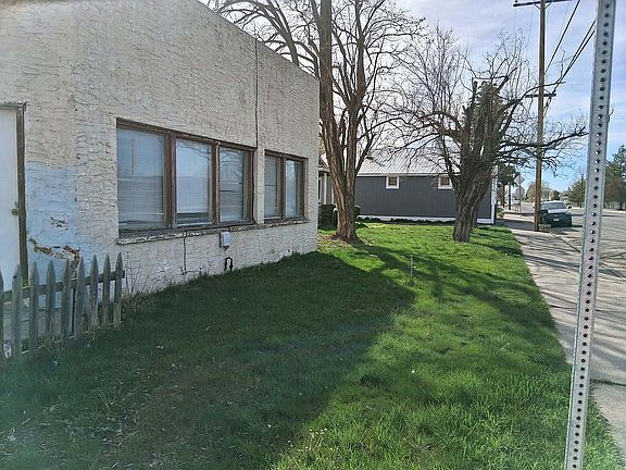 3rd image of 601 W 4th St